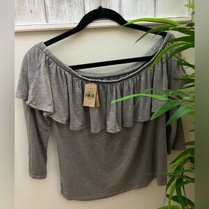 American Eagle Women’s Gray Off-Shoulder Ruffle Top, Size Med NWT